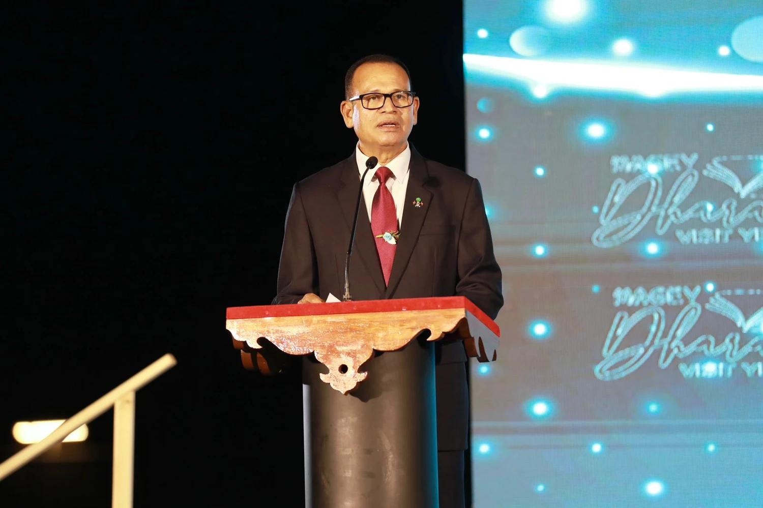 ރަށްތައް ތަރައްޤީ ކުރަންވާނީ އެ ރަށެއްގެ ސިފަތައް ނުގެއްލޭނެހެން - އާދަމް ޝަރީފް