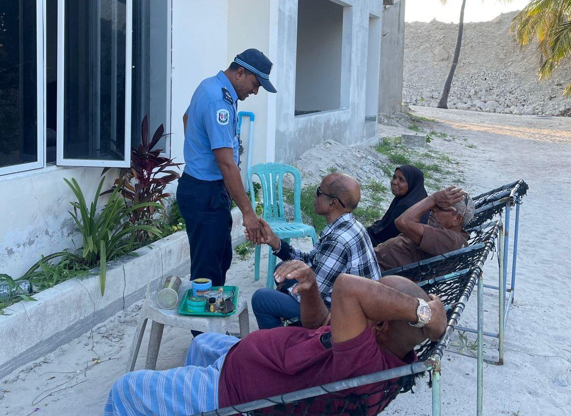 ފޮއްދޫ ރައްޔިތުން ހޭލުންތެރިކުރުވުމުގެ ގޮތުން ވޯކް އެންޑް ޓޯކް ހަރަކާތެއް ފުލުހުން ކުރިއަށް ގެންގޮސްފި