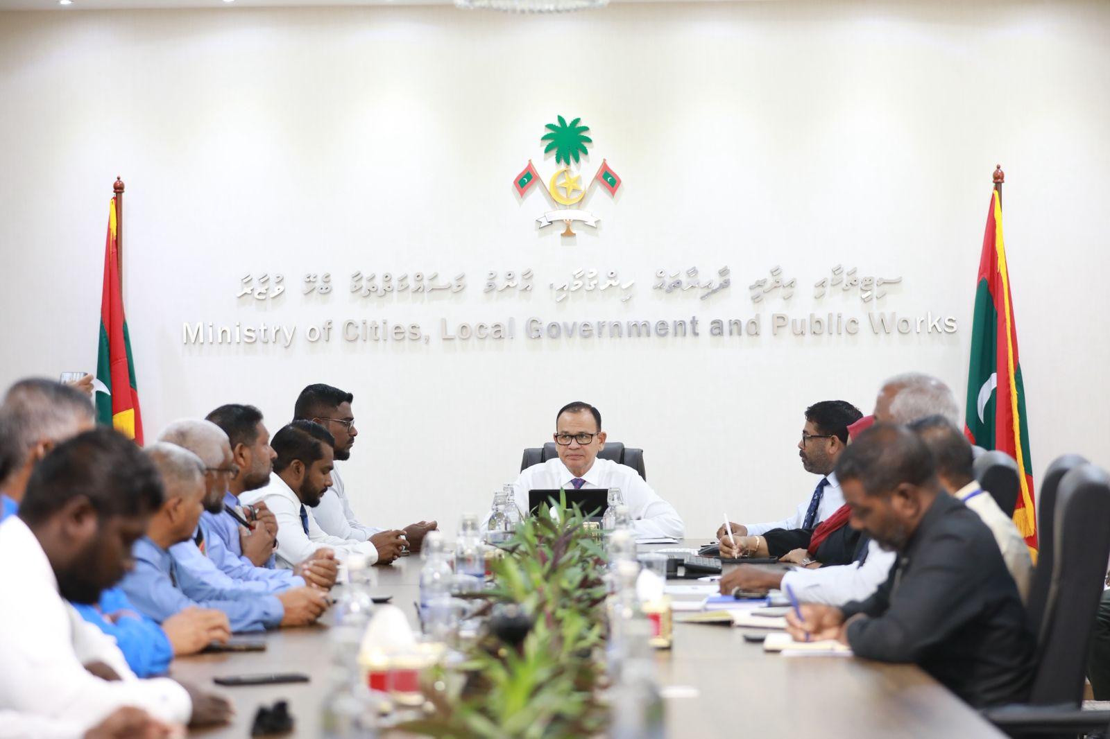 ރައްޔިތުން ބޭނުންވާ ނަތީޖާ ނެރެވޭނީ ކައުންސިލްތައް މާލީގޮތުން ބާރުވެރިކުރެވިގެން - އާދަމް ޝަރީފް