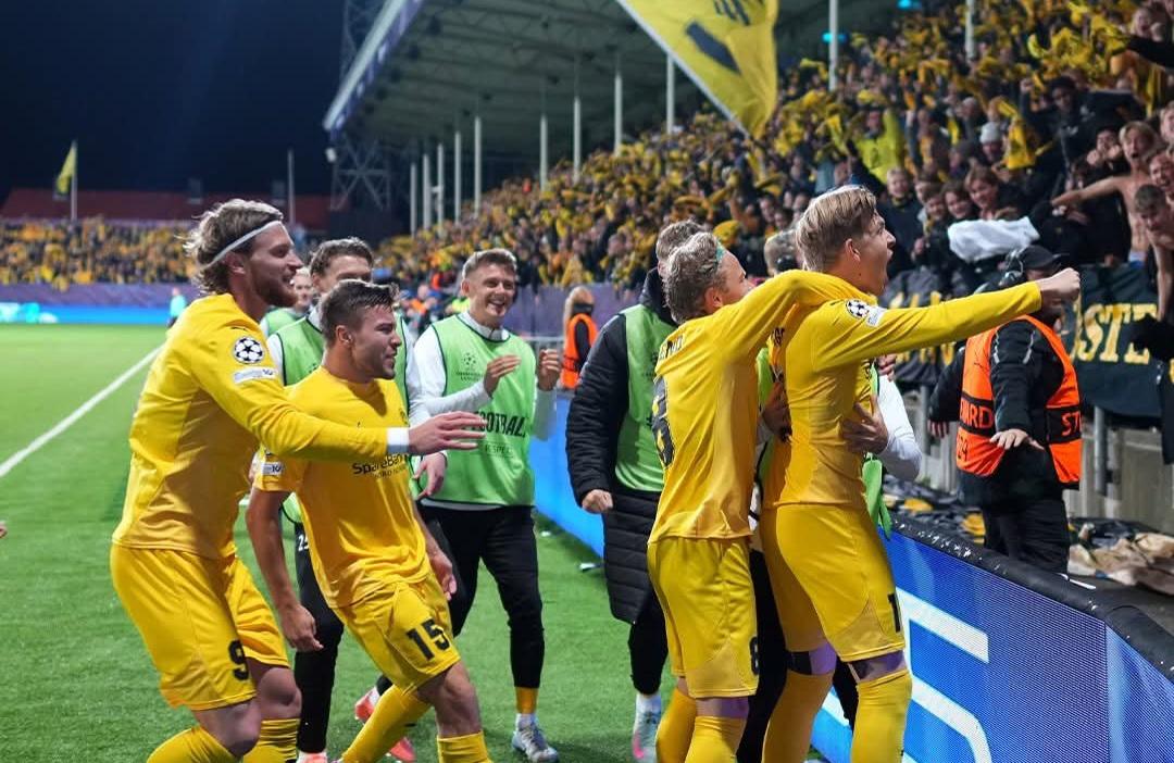 އަމިއްލަ ދަނޑުގައި ބޯޑޯ/ގްލިމްޓް އިން އިންޓަ މިލާން ސިއްސުވާލައިފި