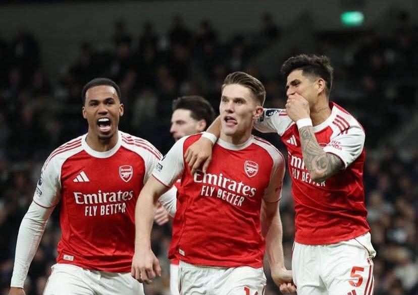 ފަސޭހަކަމާއެކު ޓޮޓެންހަމް ބަލިކޮށް އާސެނަލް އިން ފެންވަރު ދައްކާލައިފި