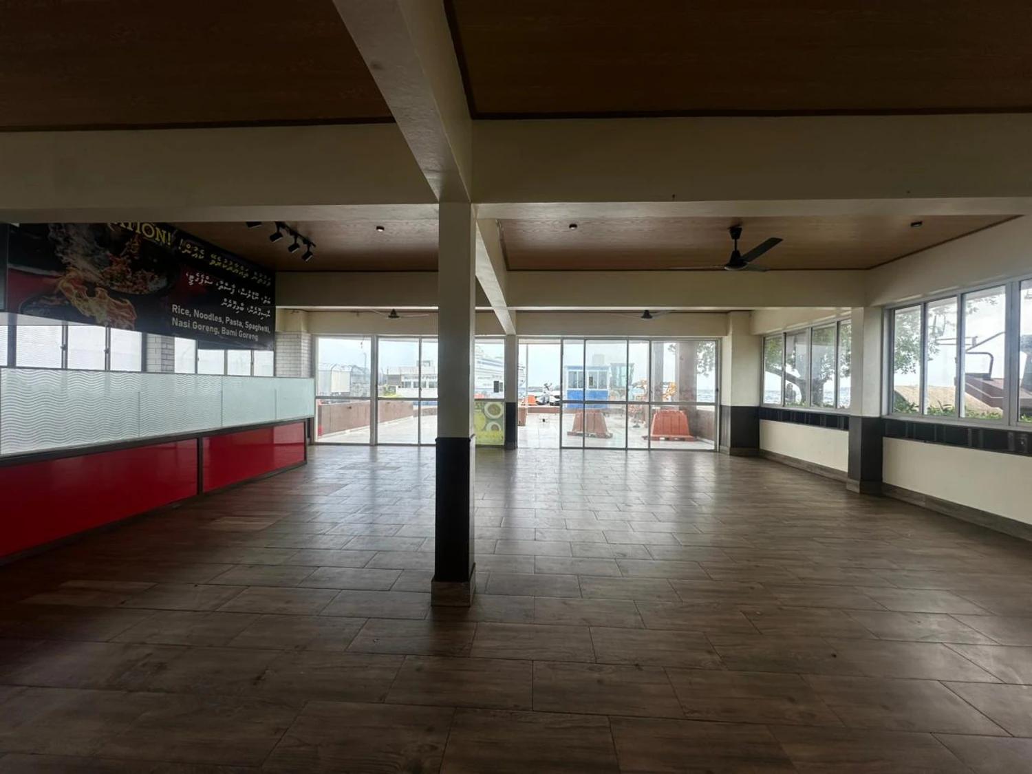 ނޯތު ހާބަރުގައި، ކުރިން ކެފޭ ހިންގި ތަނުގައި ވަގުތީ މާރުކޭޓެއް ހުޅުވަނީ