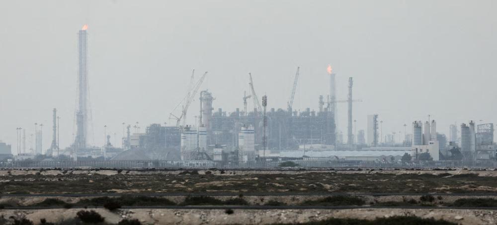 ބޮޑު ހަމަލާއަކަށް އިރާނުން ތައްޔާރުވެއްޖެ: މެދުއިރުމަތީގައި ހުރި އެމެރިކާގެ ކާރުޚާނާތަކާއި އިޒްރޭލުގެ ހުރިހާަ ކާރުޚާނާތައް ހުސްކުރަން އަމުރުކޮށްފި