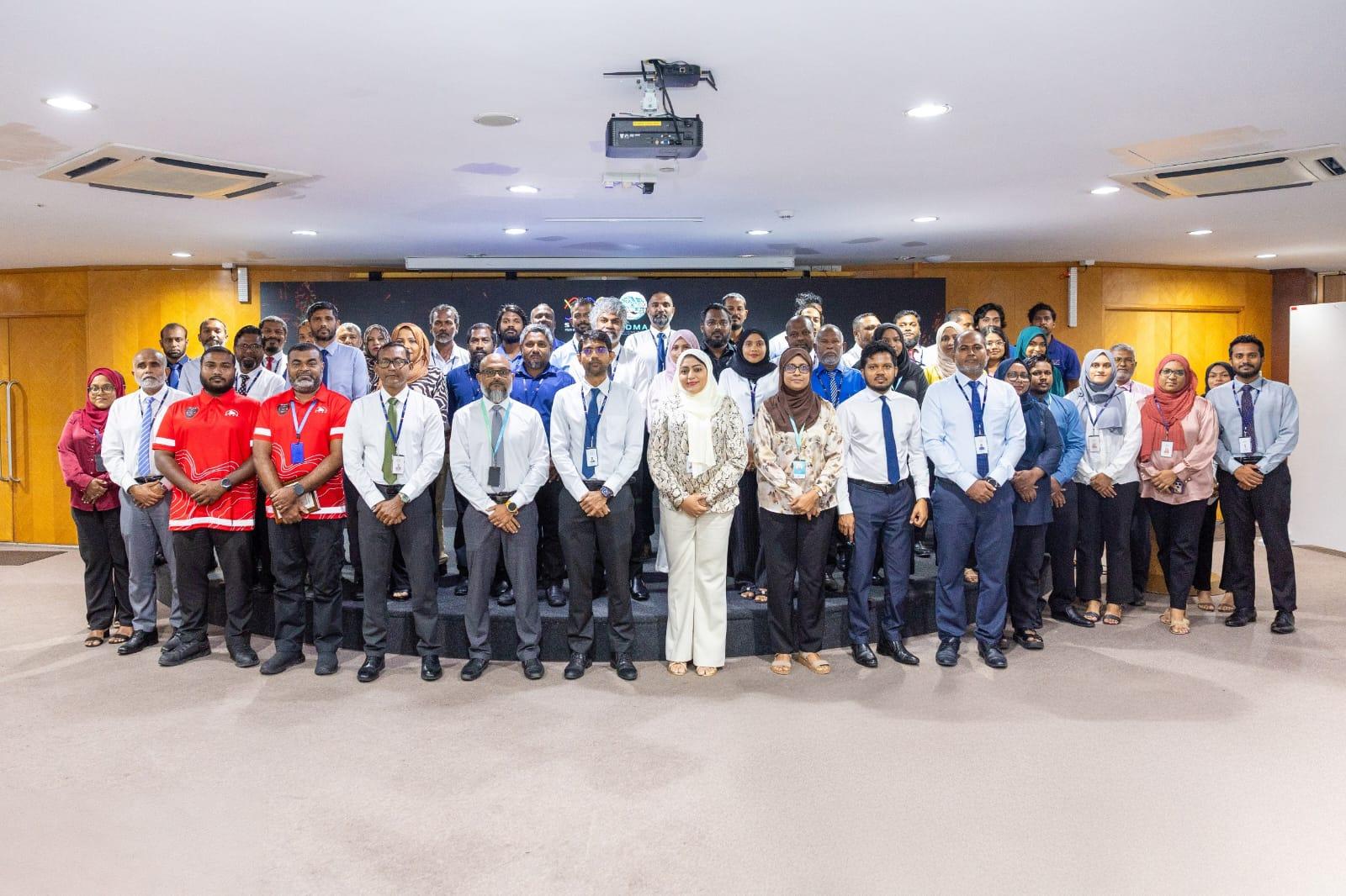 ސްޓެލްކޯއިން ކުރިއަށްގެންދިޔަ ފަޔަރ ވޯޑަން - ޓްރެއިން ދަ ޓްރެއިނަރ ޕްރޮގްރާމްގެ ބައިވެރިންނަށް ސެޓްފިކެޓްދީފި