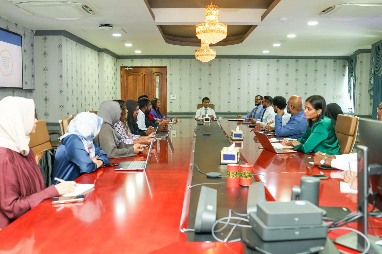 ހަނގުރާމައާއި ގުޅިގެން ޞިއްޙީ ދާއިރާއިން ދެމުންދާ ޚިދުމަތްތައް މެދުނުކެނޑި ރައްޔިތުންނަށް ލިބޭނެ އިންތިޒާމް ހަމަޖެއްސުމާއި ގުޅޭގޮތުން މަޝްވަރާކޮށްފި