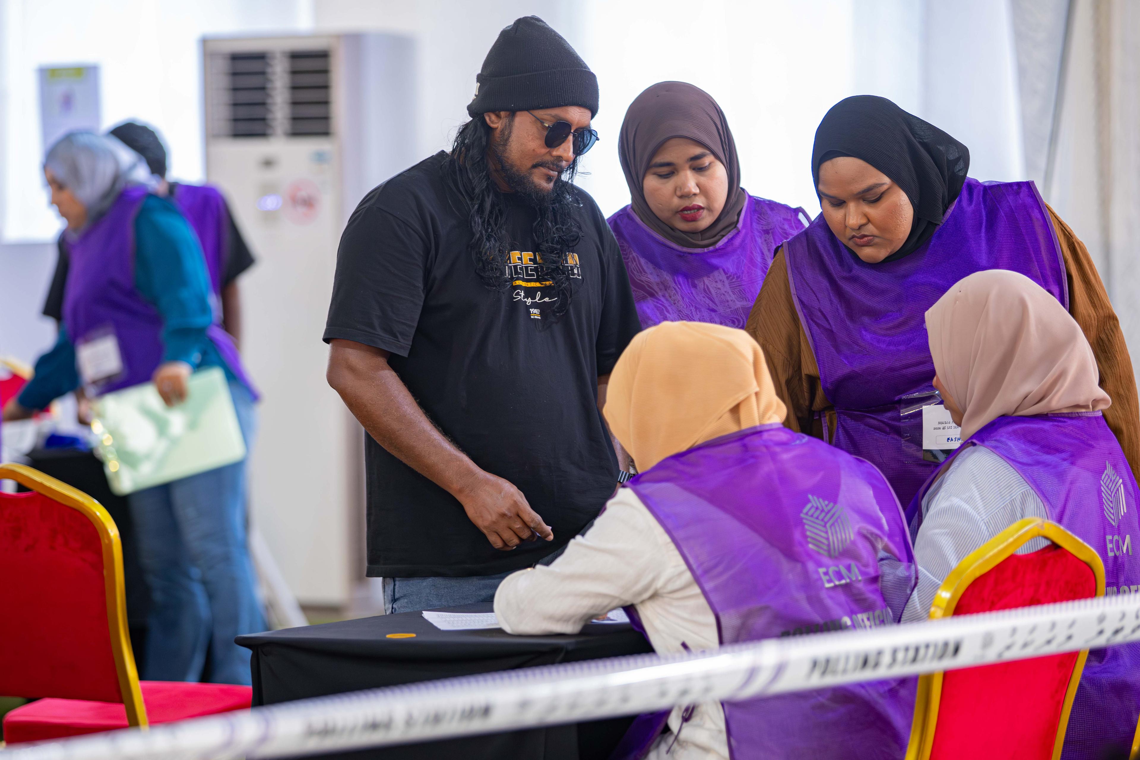 އިންތިހާބުގެ ވޯޓުލުން ފެށިއްޖެ