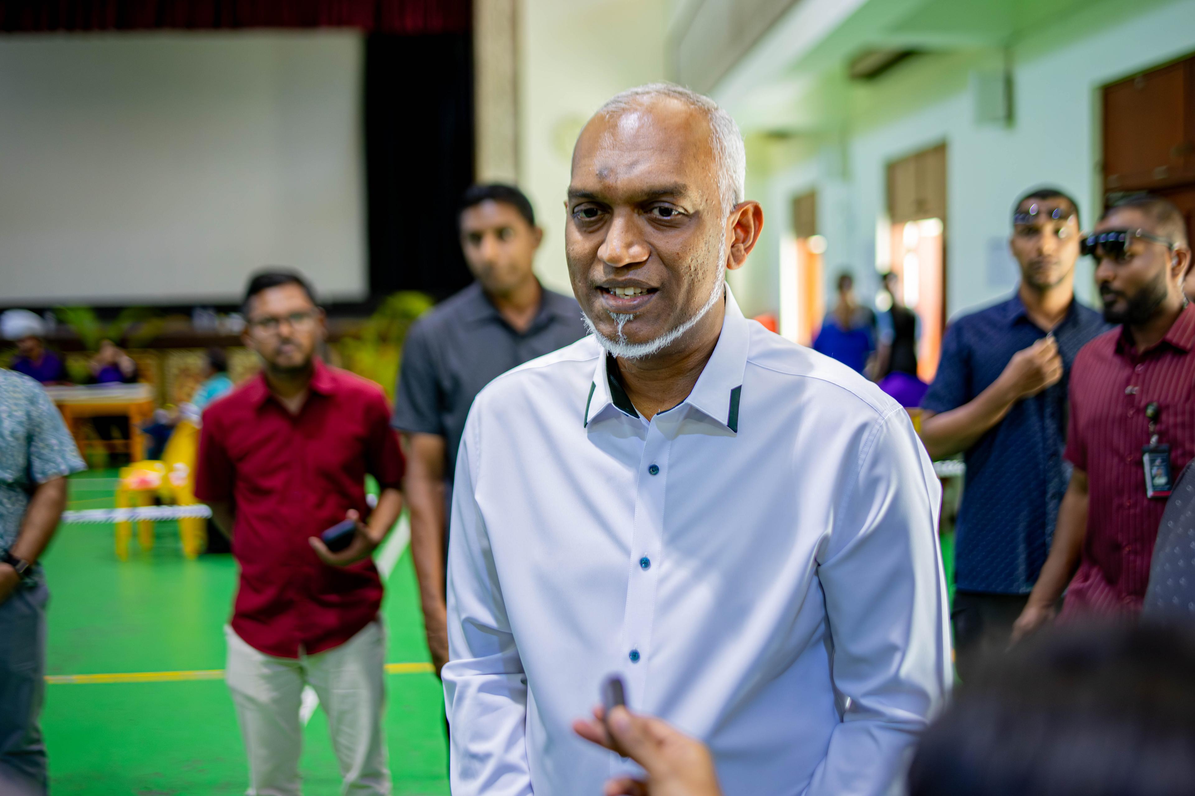 ރައީސް އެދިވަޑައިގަތީ ވޯޓުލުމުގެ ގާނޫނީ ހައްގު އަދާކުރެއްވުމަށް