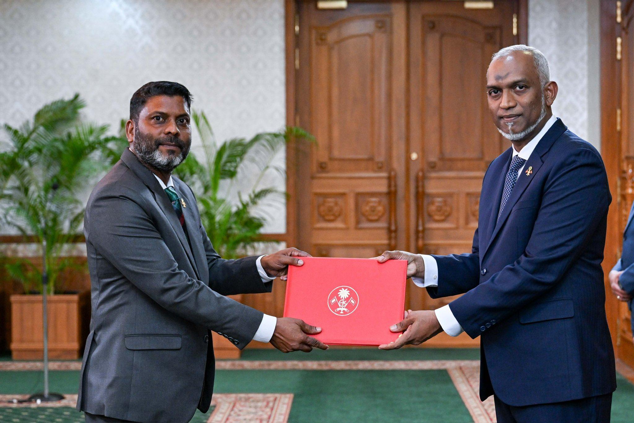 ޔޫތު މިނިސްޓްރީއާއި ސްޕޯޓްސް މިނިސްޓްރީ އެއްކޮށްލައި، މިނިސްޓަރަށް ރާފިއު!