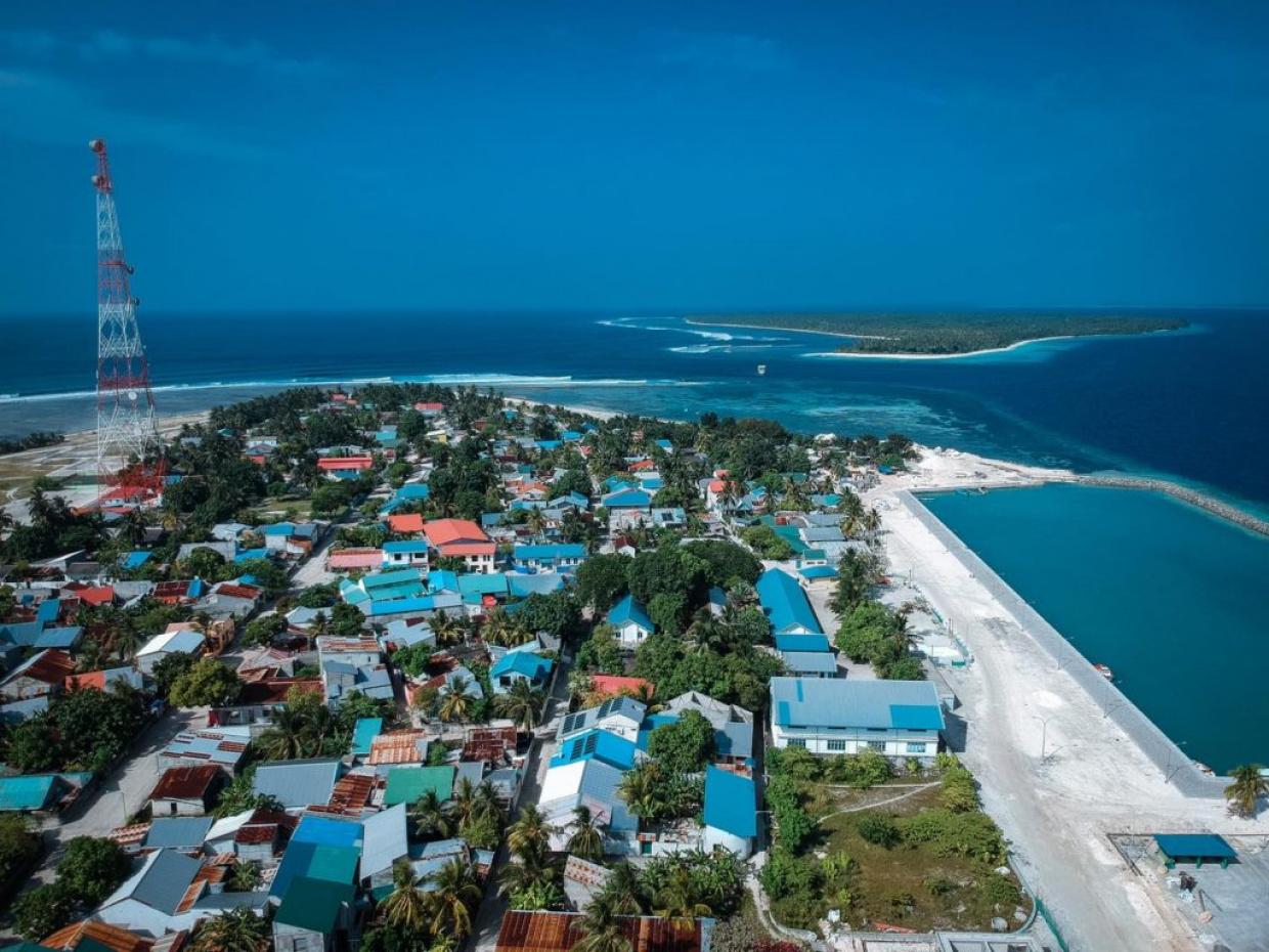 ގައްދޫގައި ޓީޗަރަކަށް ދަރިވަރަކު އަނިޔާކުރި މައްސަލައެއް: ޓީޗަރަށް އޭއެސްއެމްއެޗުގައި އިތުރު ފަރުވާދެނީ