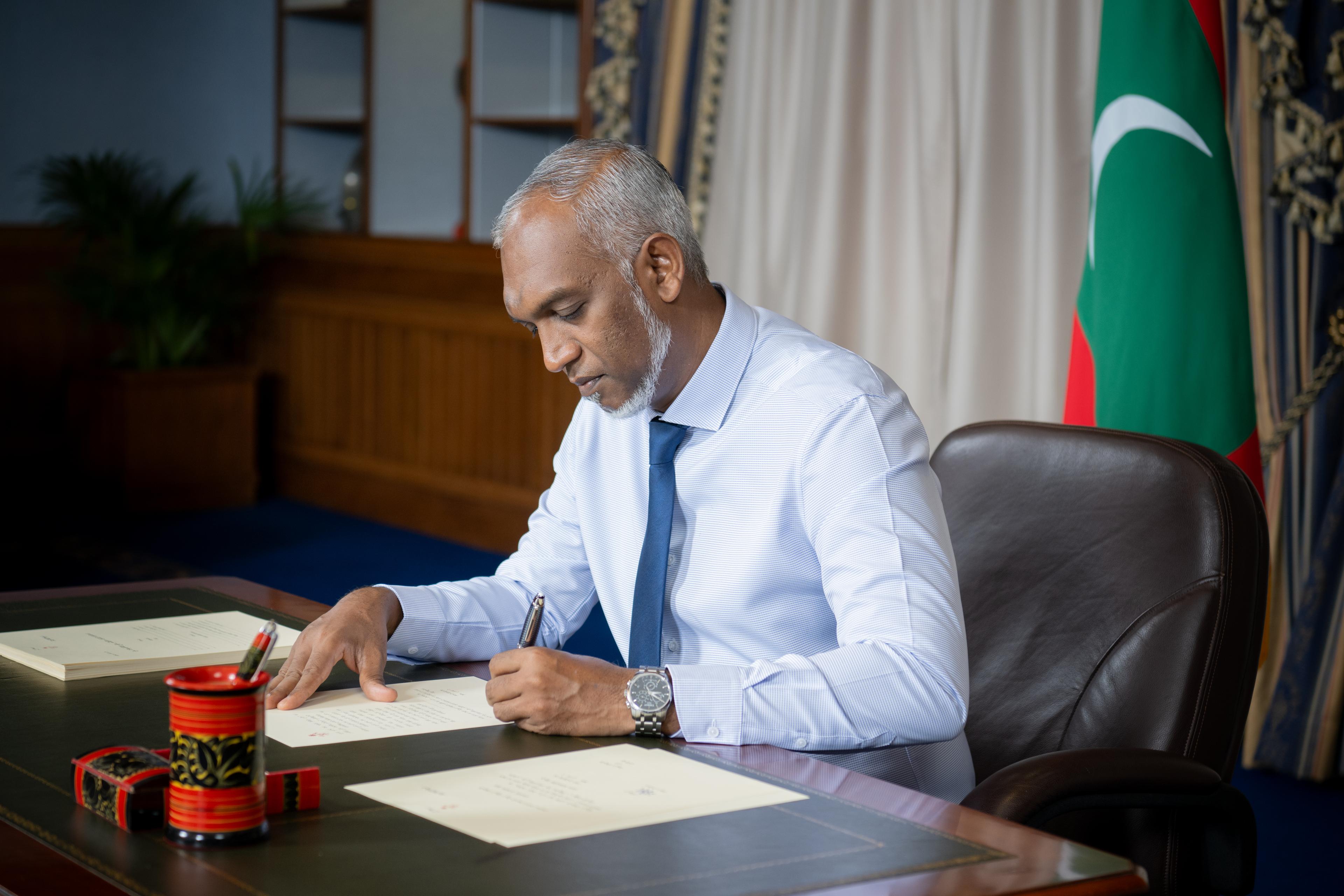 ޕެންޝަނާބެހޭ ޤާނޫނަށް 6 ވަނަ އިޞްލާޙު ގެނައުމުގެ ބިލު، ރައީސް ތަސްދީޤުކުރައްވައިފި