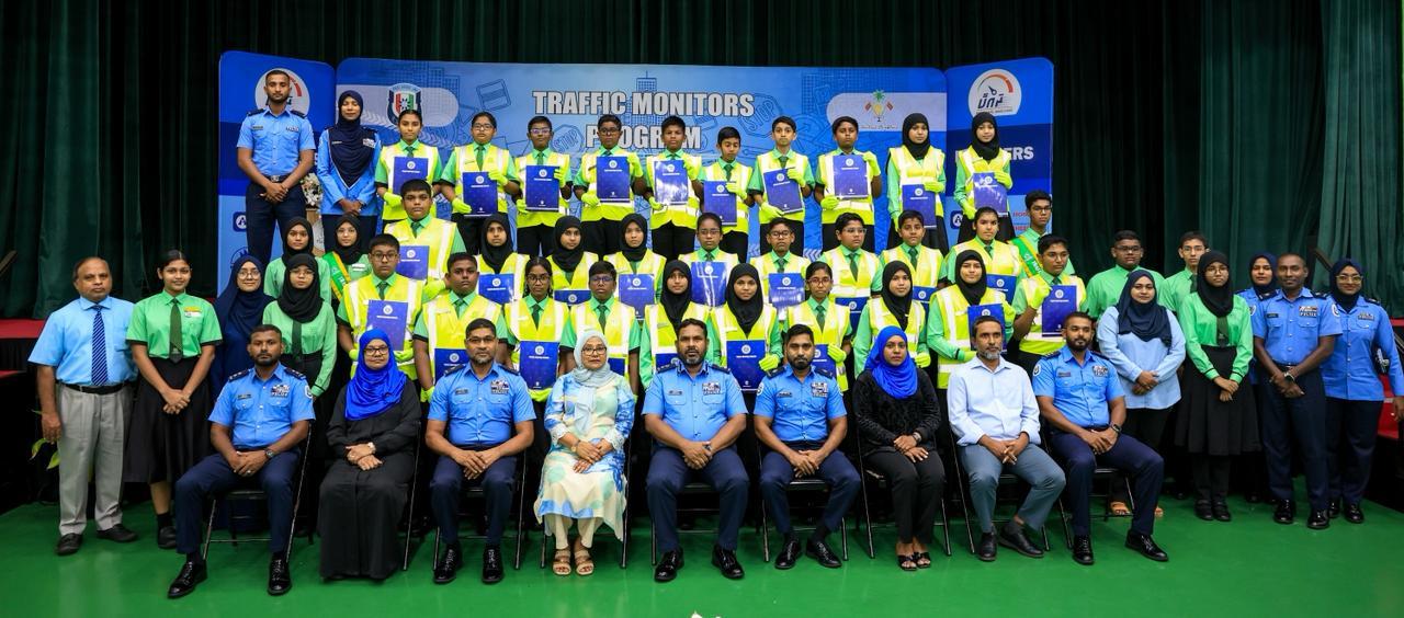 ކަލާފާނު ސުކޫލު ދަރިވަރުންނަށް ކުރިއަށް ގެންދިޔަ ޓްރެފިކް މޮނީޓާސް ޕްރޮގްރާމް ނިންމާލައިފި