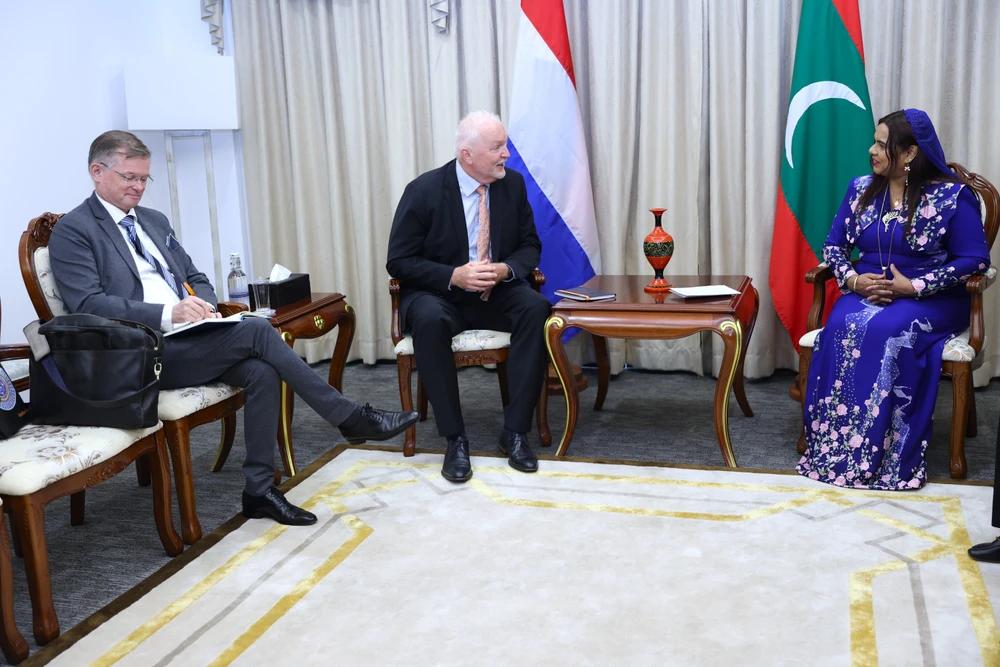 ނެދަލެންޑްސްއިން ރާއްޖެއަށް ކަނޑައެޅުއްވި އައު ސަފީރު، ޚާރިޖީ ވަޒީރު އިރުތިޝާމް އާދަމްގެ އަރިހަށް އިޙްތިރާމްގެ ޒިޔާރަތެއް ކުރައްވައިފި