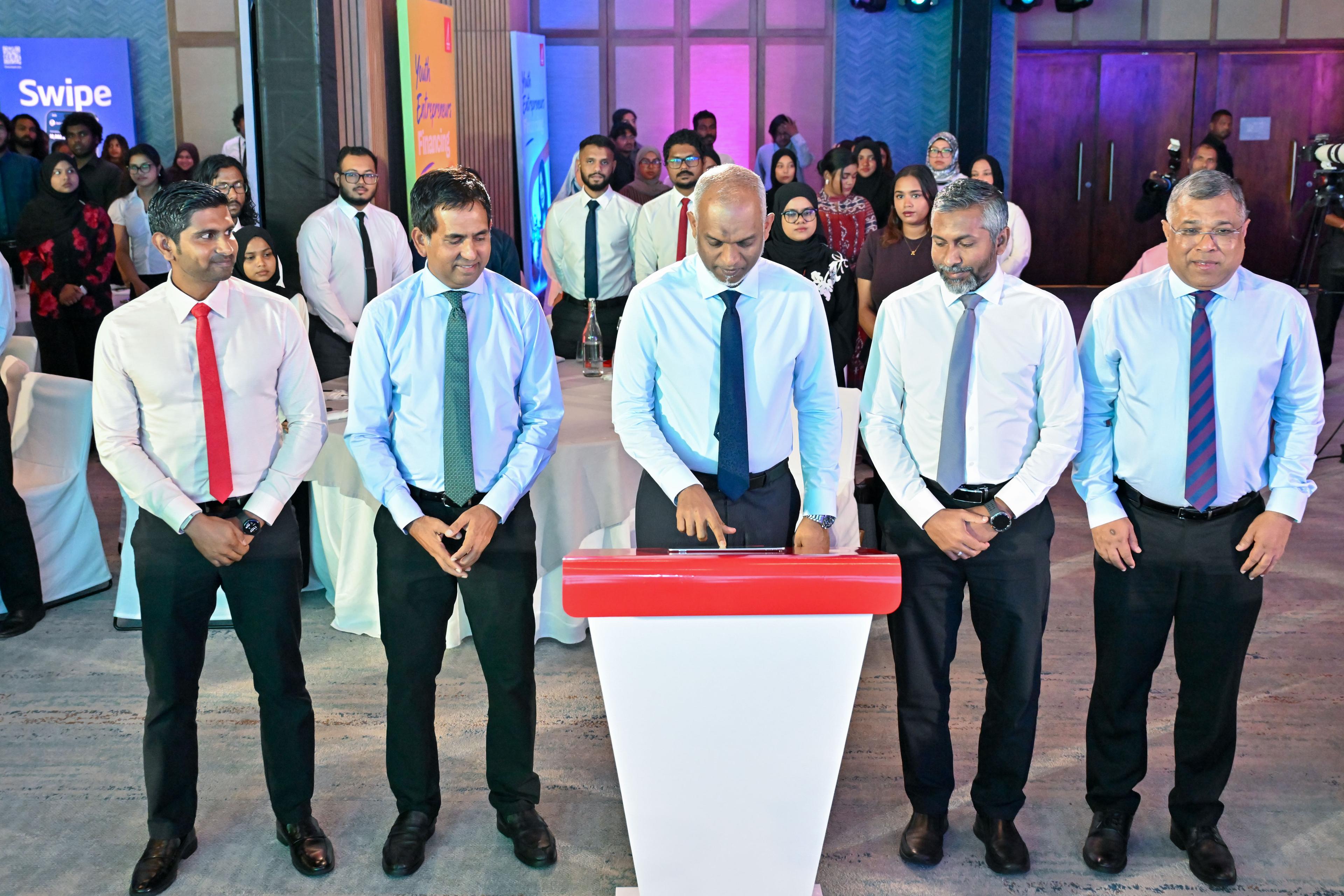 ރައީސް، "ޔޫތު އެންޓްރަޕްރިނިއަރޝިޕް ފައިނޭންސިންގ" ފެސިލިޓީ އިފްތިތާޙްކޮށްދެއްވައިފި