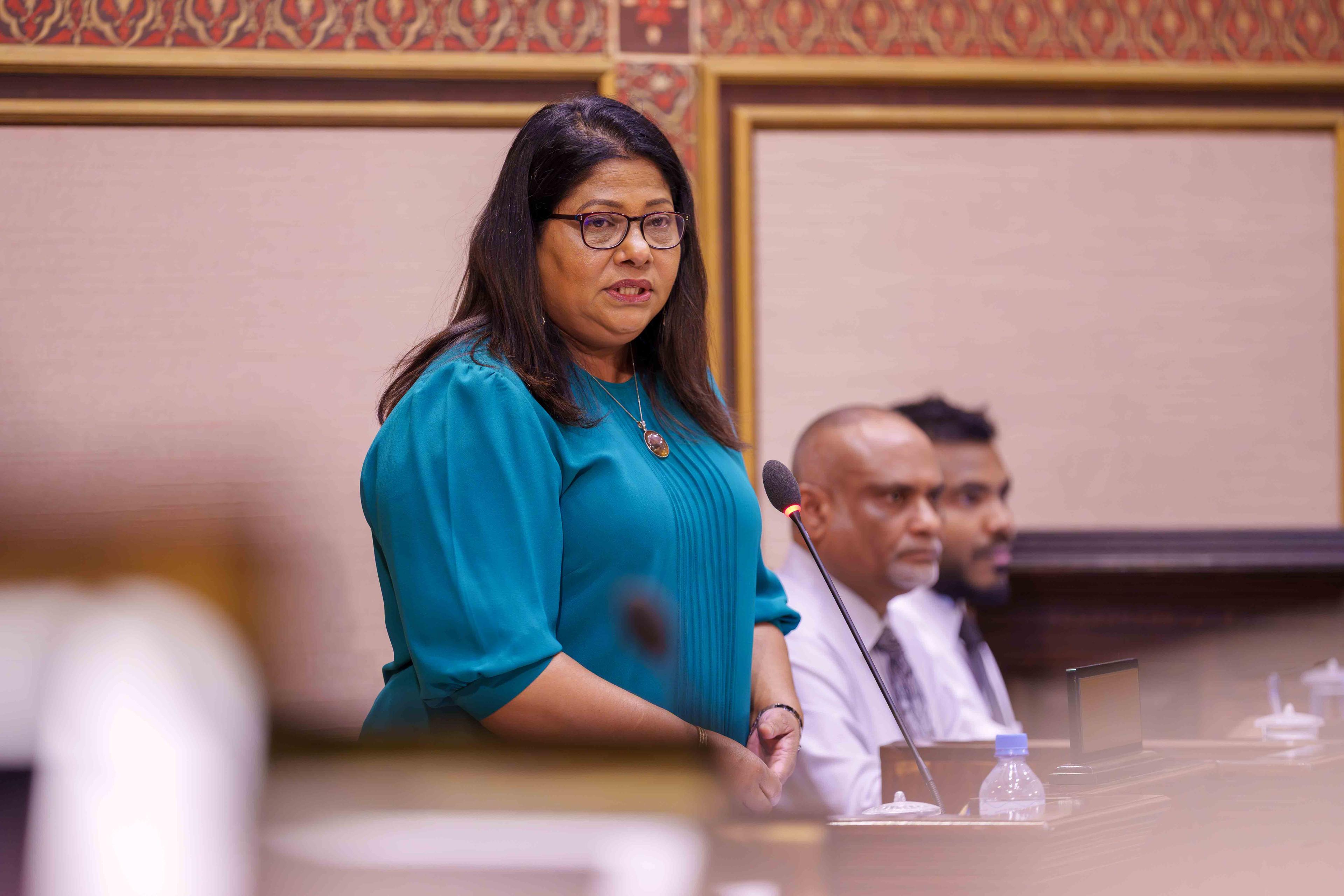 މަޖިލީހުގައި ވަޒީރު ޤީލާ ދެއްވީ ހިމަބިހި ކޮންޓްރޯލް ކުރުމުގެ ފިޔަވަޅުތަކުގެ ޔަގީންކަން!