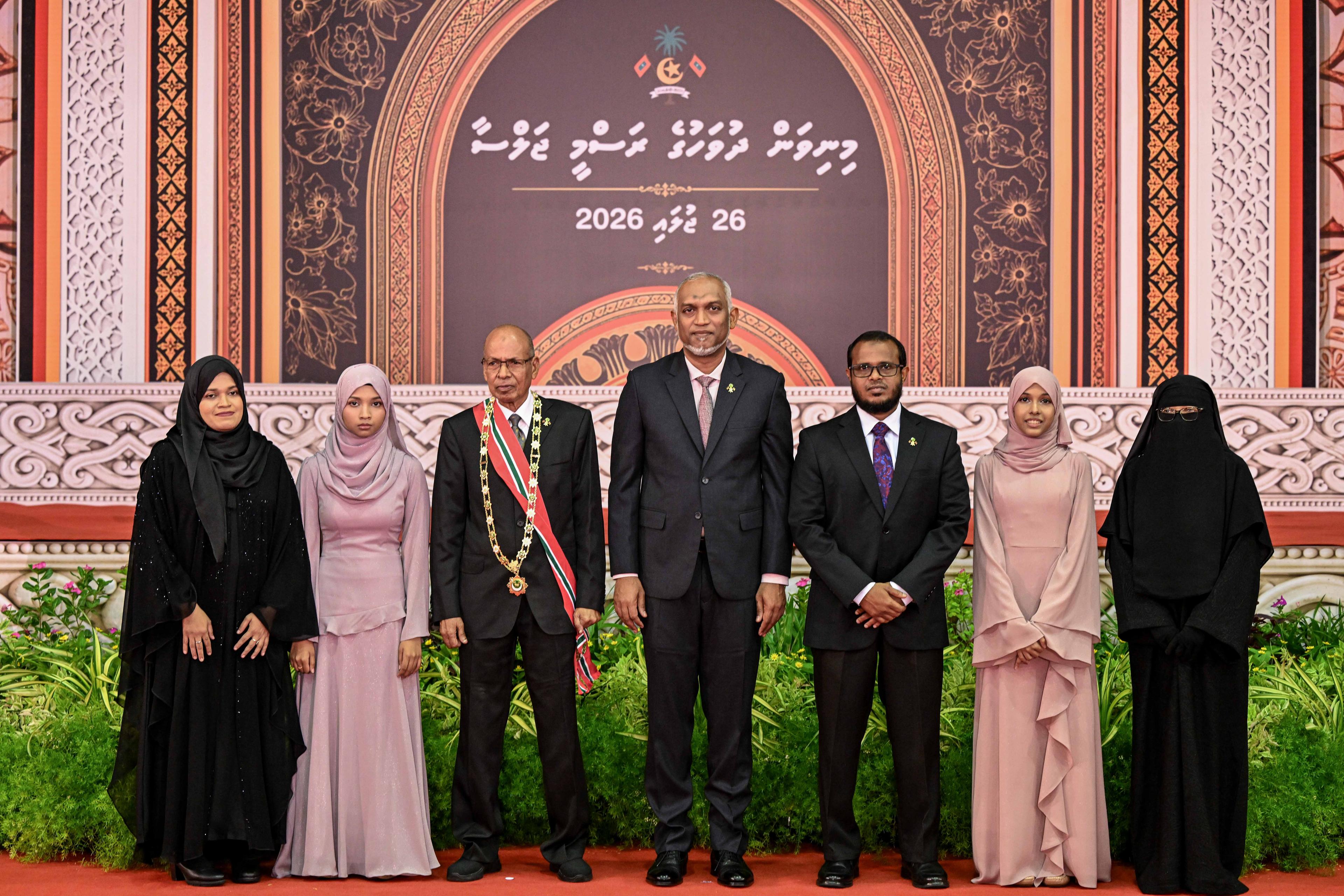 ނިޝާން ޢިއްޒުއްދީނުގެ ޢިއްޒަތުގެ ވެރިކަން، އަލްއުސްތާޛު އިބްރާހީމް ރަޝީދު މޫސާއަށް އަރުވައިފި