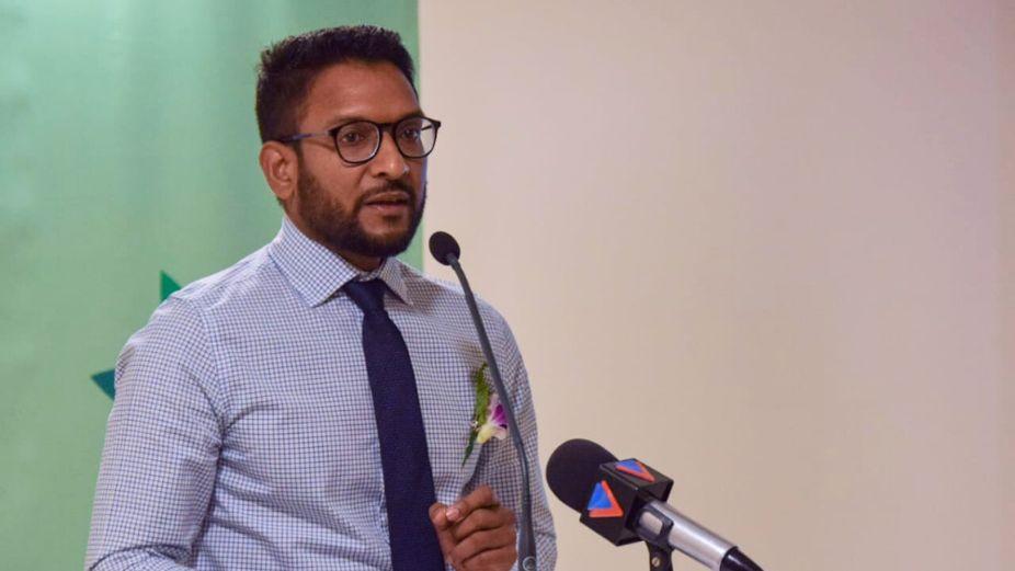 ބޭސް ލިބުމުގެ ދަތިތައް ހައްލުވާނީ ބޭނުންވާ ބޭސް ދުރާލާ އެނގިގެން: ޑރ. ޝާހް