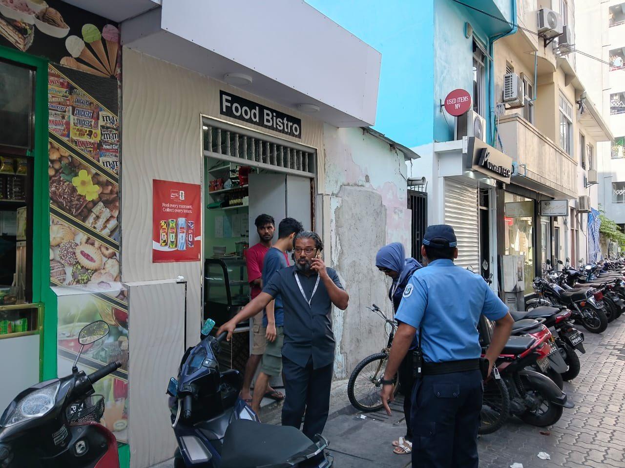 ޒިކުރާ މިސްކިތަށް އުނދަގޫވާތީ ކުދީނާގޯޅީގައި ހުރި "ފުޑް ބިސްޓްރޯ" ބަންދުކޮށްފި