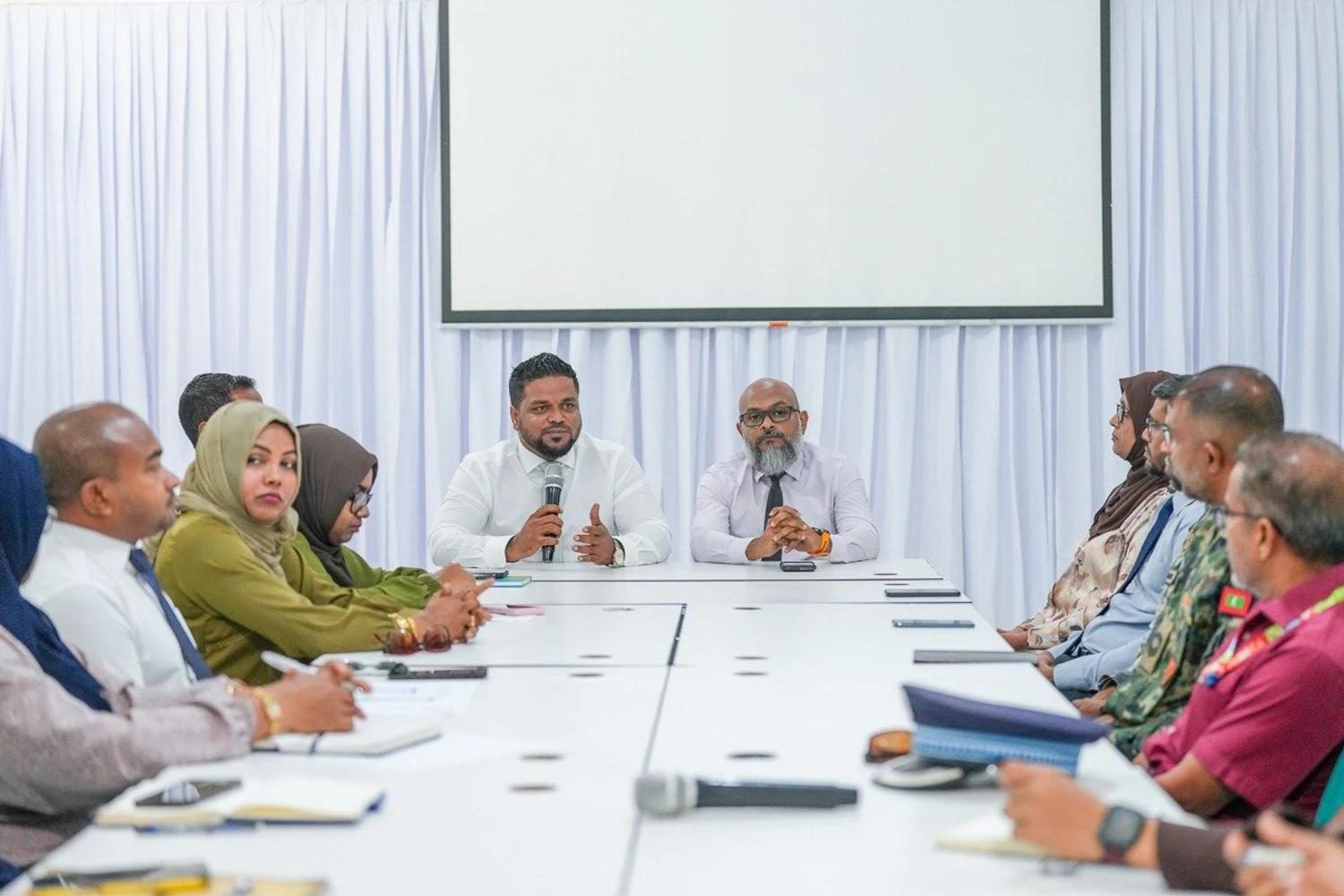 ކާރިސާތަކުން ރައްކާތެރިވުމާގުޅޭ މަޝްވަރާ ބައްދަލުވުމެއް ބާއްވައިފި