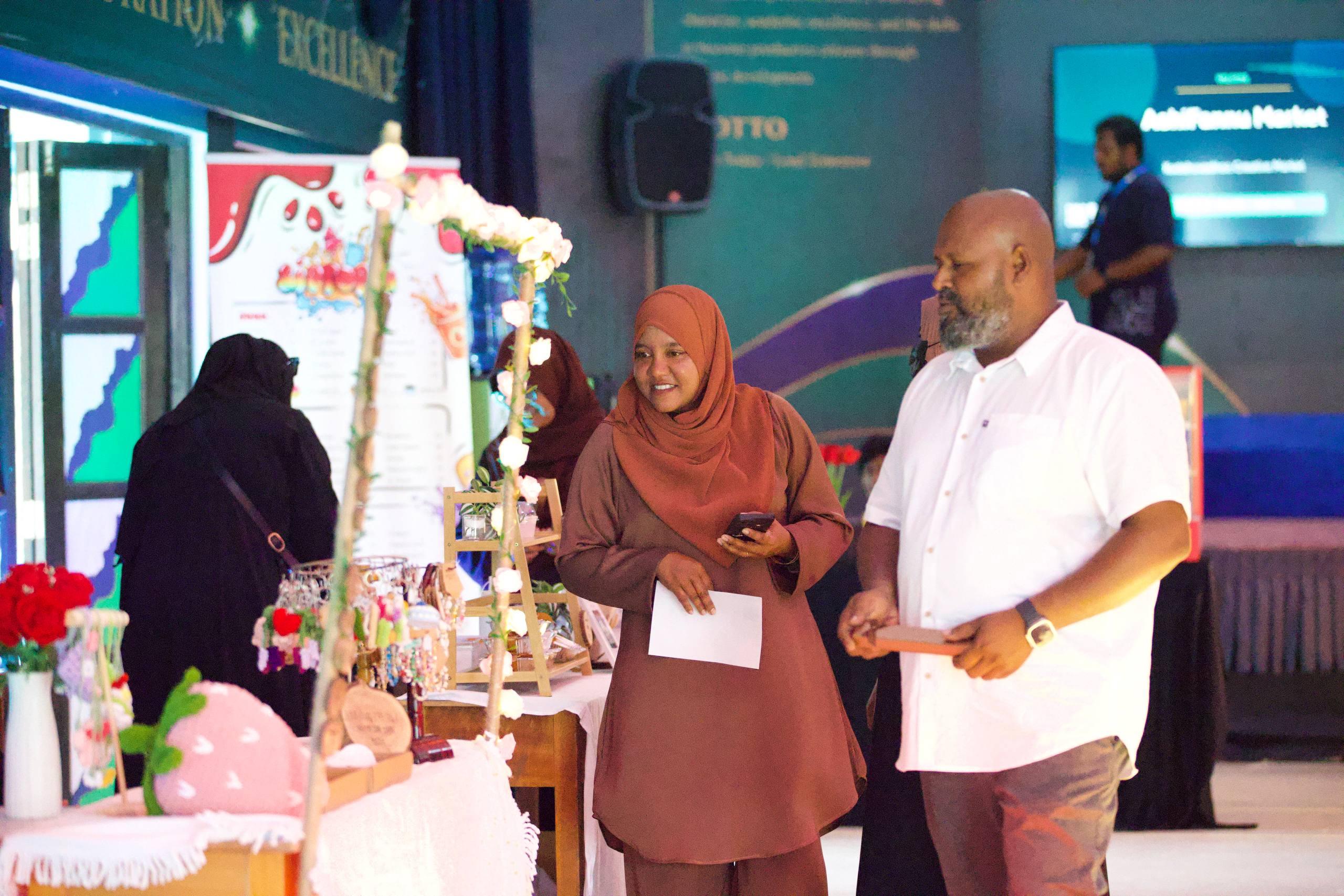 ކުޑަހުވަދޫގައި ބާއްވާ އަށިފަންނު މާކެޓް ފަށައިފި