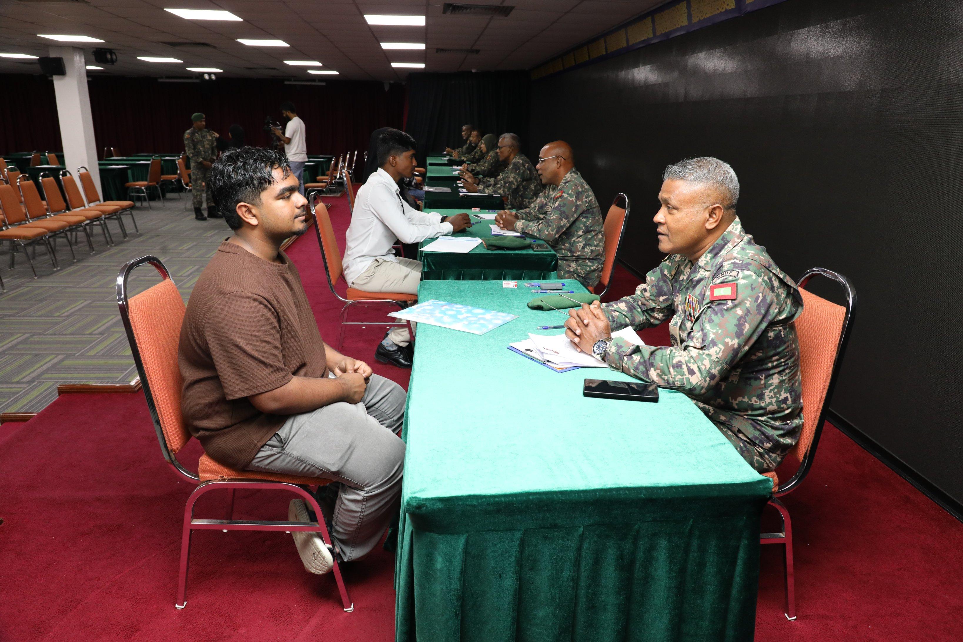 ވަޠަނީ ޚިދުމަތުގެ 4 ވަނަ ބެޗަށް ކުދިން ހޮވުމުގެ އިމްތިހާނުތަކާއި މަރުހަލާތައް ފަށައިފި