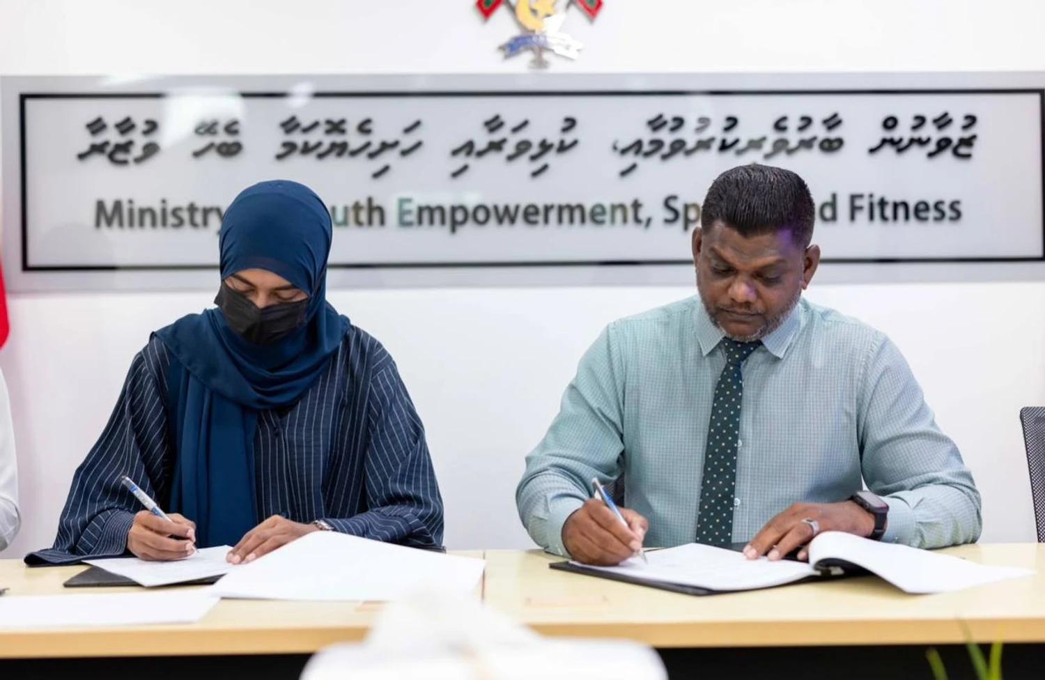 ހަނިމާދޫ އާއި ހޯރަފުށީގައި ސްވިމިން ޓްރެކް ފްލެޓްފޯމެއް ގާއިމުކުރުމަށް ސޮއިކޮށްފި